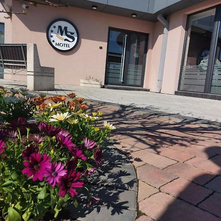 Motel Ms Srpski Itebej Esterno foto